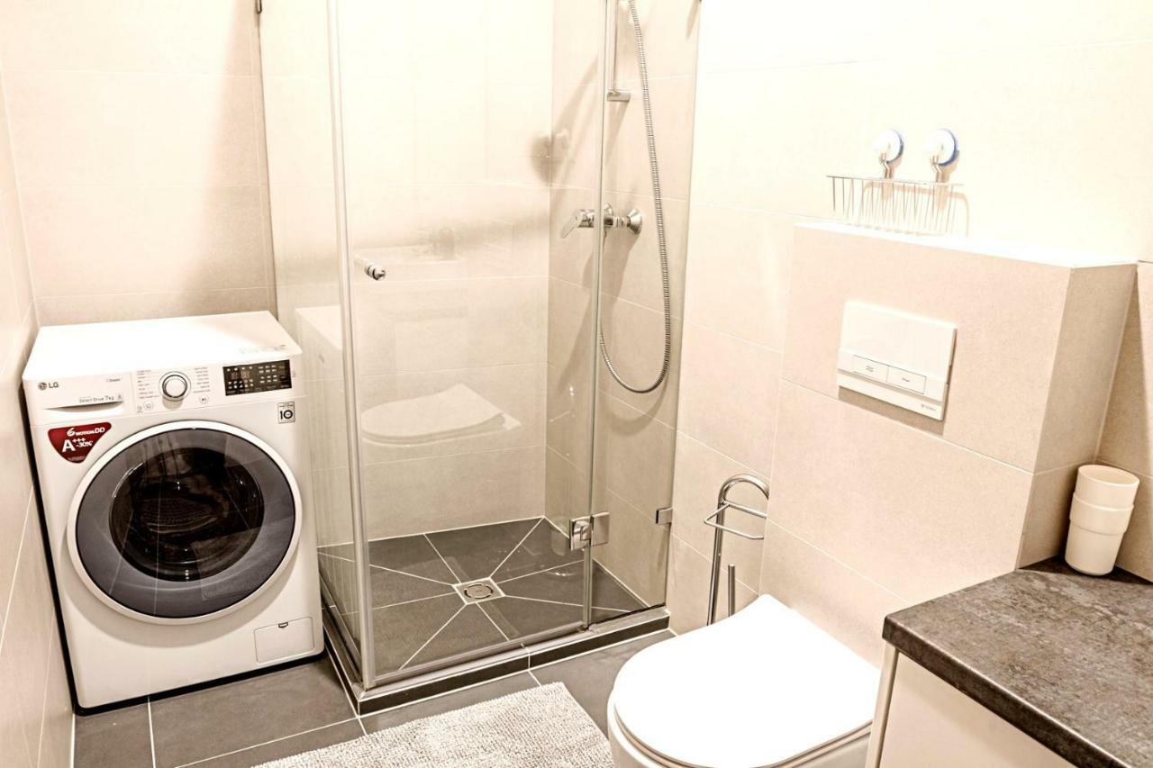 Modern 1Bd Apartment In Old Town By Hostlovers Κάουνας Εξωτερικό φωτογραφία